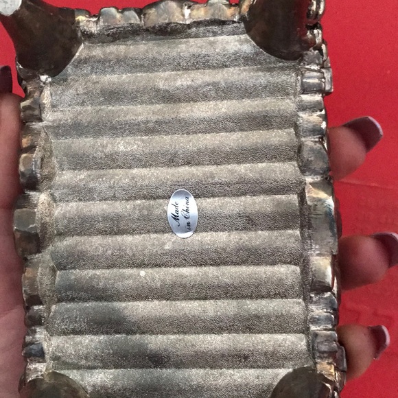 Beautiful trinket box- vintage silver tone w roses - Picture 6 of 8